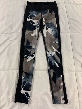 Pre loved UNDER ARMOUR compression leggings womens size S